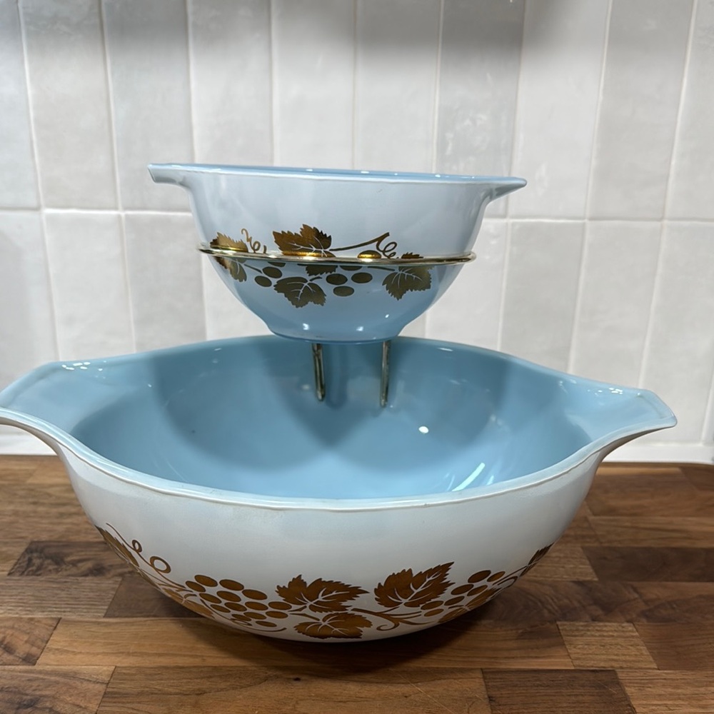 Vintage Pyrex Blue Mixing Bowls with Gold Grapes